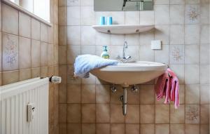 3 Bedroom Awesome Apartment In Breuna