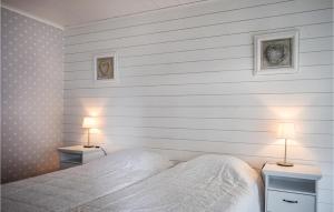 Nice Home In Månsarp With Lake View