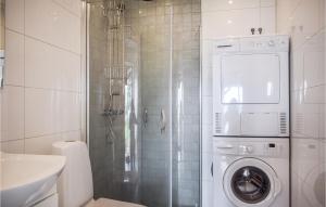 Nice Home In Månsarp With Lake View