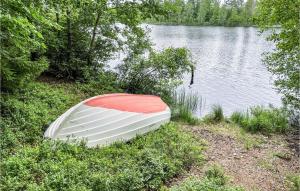 Two-Bedroom Holiday Home In Brakne Hoby