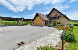 Cozy Home In Krasic With Sauna