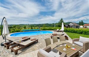 Cozy Home In Krasic With Sauna