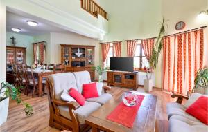 Cozy Home In Krasic With Sauna