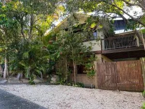 Amaroo - Bring your own linen - 西南岩