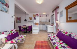 Pet Friendly Apartment In Peroj