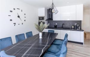 4 Bedroom Amazing Home In Kremena