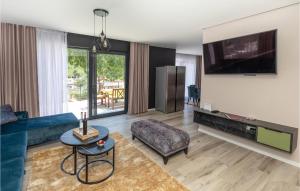 4 Bedroom Amazing Home In Kremena