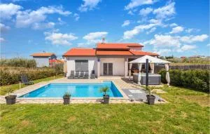 Stunning Home In Pula - Škatari