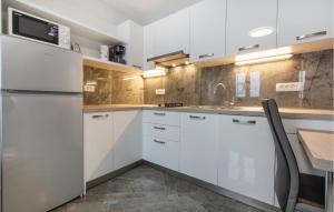1 Bedroom Beautiful Apartment In Piran