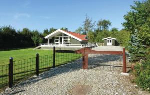 Three-Bedroom Holiday Home In Humble