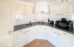 Stunning Stacaravan In Putten