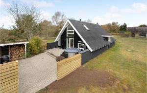 Cozy Home In Glesborg With Wifi