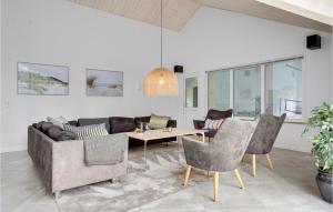 Six-Bedroom Holiday Home In Blavand