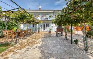 Amazing Apartment In Pula With Wifi 