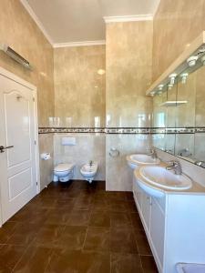 Casa Luna - Three Bedroom Villa with Stunning View