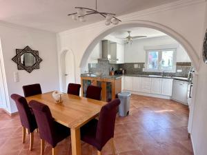 Casa Luna - Three Bedroom Villa with Stunning View