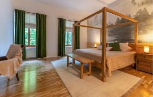 Gorgeous Apartment In Otocac With Sauna