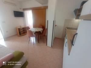 Apartment in Lopar with sea view, terrace, air conditioning, Wi-Fi (4618-3)