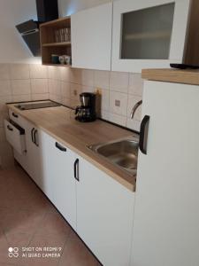 Apartment in Lopar with sea view, terrace, air conditioning, Wi-Fi (4618-3) 