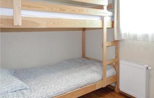 Awesome Home In Sint-Annaland With Wifi