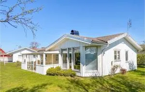 3 Bedroom Awesome Home In Falkenberg - Ås