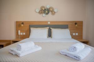 Deluxe Quadruple Room room in Theano Hotel