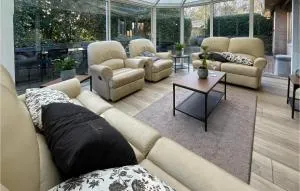 Nice Home In Zuidwolde With Wifi - 泽伊德沃尔德