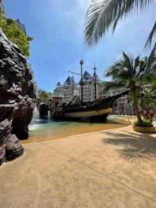 Grande Caribbean Condo