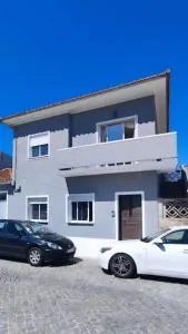 Casa inteira 2 quartos, 1 wc - Labruge