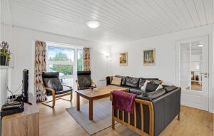 Awesome Home In Blåvand With Kitchen