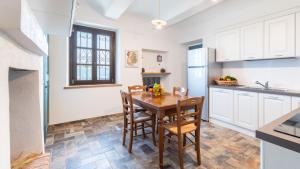 CASA LEONARDA 8, Emma Villas