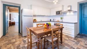 CASA LEONARDA 8, Emma Villas