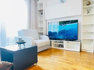 Filmowa kawalerka z uroczym tarasem i garażem podziemnym