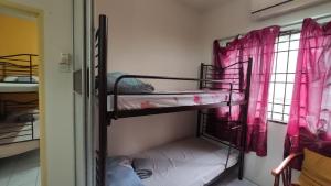 Nicely furnished with pool at Serdang Raya