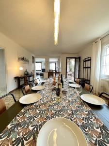 Villas Superbe Mas en Pierre, Piscine, Boulodrome, 14 pers : photos des chambres