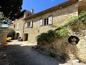 Villas Superbe Mas en Pierre, Piscine, Boulodrome, 14 pers : photos des chambres