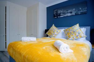 Modern 2 BR ground floor apartment with parking