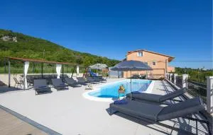 Beautiful Home In Sinj - Karakašica