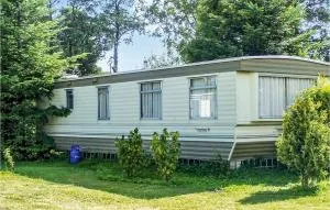 2 Bedroom Nice StaCaravan In Darlowo - 尤斯托尼莫斯基