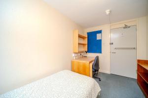 JOIVY Budget 4,5 and 6 bed private flats, in Historic Old Town