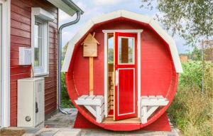 Cozy Home In Zerpenschleuse With Wifi