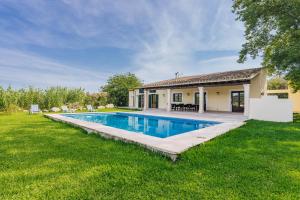 Villa Can Bingo by Villas Tramuntana