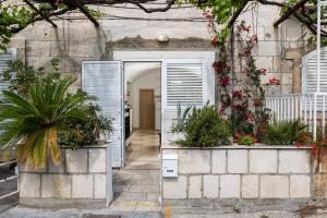 Beach Apartment Francesko near Old Town