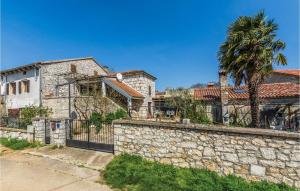 Two-Bedroom Apartment In Vrsar