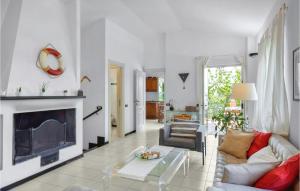 3 Bedroom Beautiful Home In Rapallo
