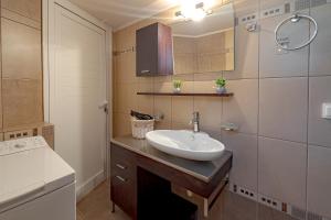 M&N Luxury Family Apartment 10meters from the Sea