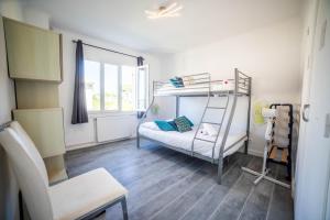 COSYFAMILY 1er étage Piscine -WIFI- NEUF-FAMILLE -15MIN PLAGE - TOP PROS SERVICESConciergerie