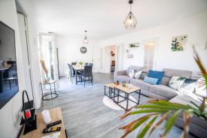 Appartements COSYFAMILY 1er etage Piscine -WIFI- NEUF-FAMILLE -15MIN PLAGE - TOP PROS SERVICESConciergerie : photos des chambres