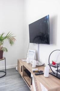 Appartements COSYFAMILY 1er etage Piscine -WIFI- NEUF-FAMILLE -15MIN PLAGE - TOP PROS SERVICESConciergerie : photos des chambres