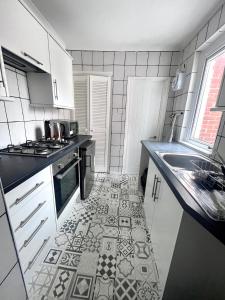 3 BDRM close to beach&city